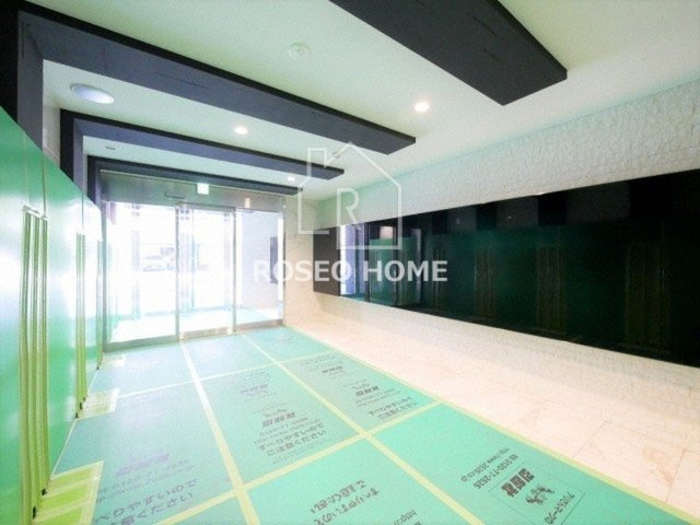 CAVANA本町のロビー