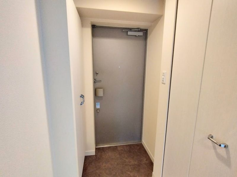 セオリー大阪フルールの玄関