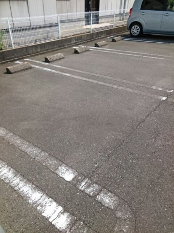 ウォームレジデンス　Ⅱ棟の駐車場