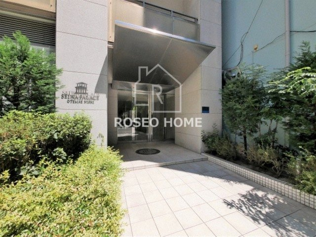 セイワパレス大手前西のエントランス