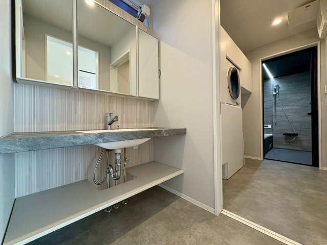 高知市小津町4号地　新築一戸建ての洗面所|デザイン性と機能性を両立した洗面脱衣室