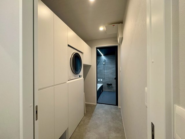 高知市小津町4号地　新築一戸建てのランドリースペース|洗う・干す・しまうがスムーズな洗面脱衣スペース