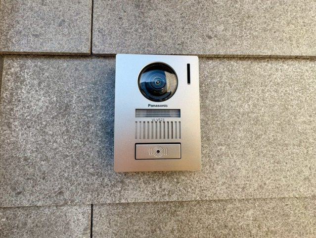 高知市小津町4号地　新築一戸建てのセキュリティ|来訪者をしっかり確認できる、モニター付きインターホン付き