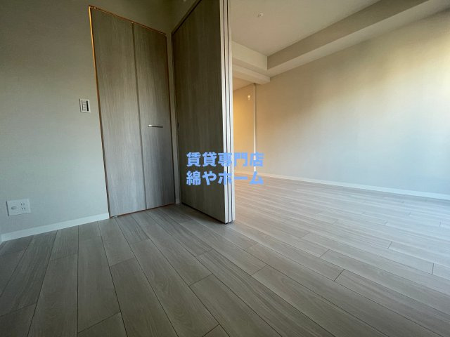 ミラージュパレス難波グランツの寝室|落ち着いた色調の寝室です