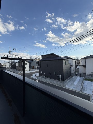 【バルコニー】 | バルコニーからは穏やかな環境が広がり、景観にも開放感がありますね♪