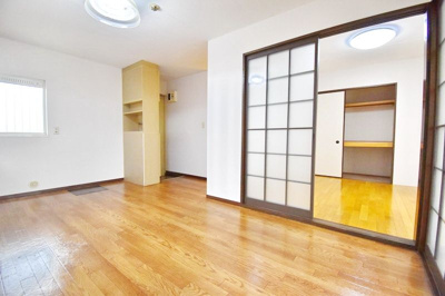 【居間・リビング】 | リバティーハイツ | ゆったり過ごせるリビングです