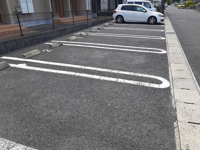 グレースサニーヴィラの駐車場