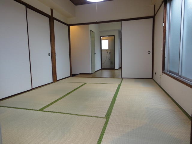 洋室へリフォーム中