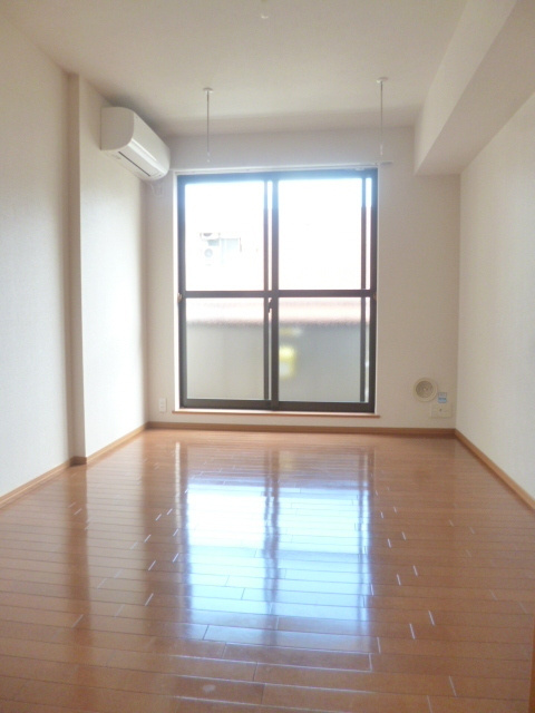 コンフォート多摩川の居間・リビング|洋室