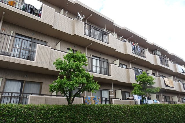 サン・クレスト小林