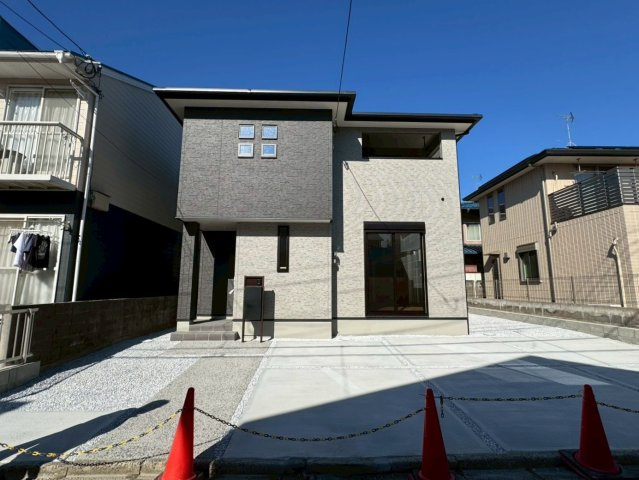 SUN COURTーサンコート－小倉北区黒住町【小倉北区　新築戸建て】の外観|駐車スペース並列３台可能な４LDK♪【小倉北区　新築戸建て】