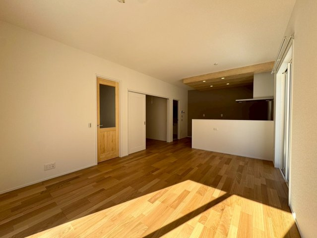 【居間・リビング】の画像