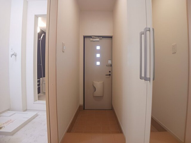 ピンズ本城の玄関