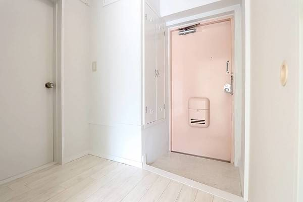 ビレッジハウス萩原2号棟の玄関|モデルルームの写真です