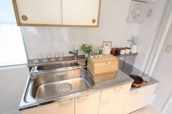 ビレッジハウス萩原2号棟のキッチン|モデルルームの写真です