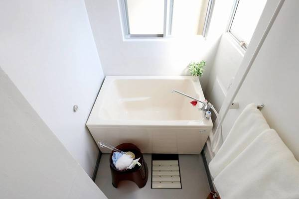 ビレッジハウス萩原2号棟の浴室|モデルルームの写真です