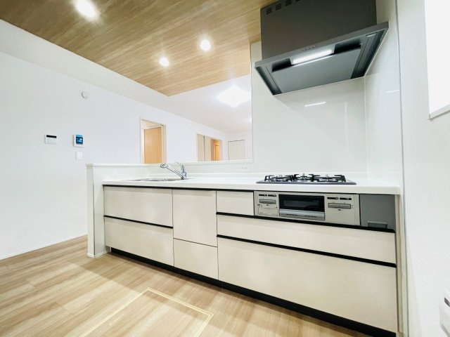 岡崎市細川町２期　新築分譲住宅　全2棟　1号棟のキッチン|使い勝手の良いシステムキッチン。