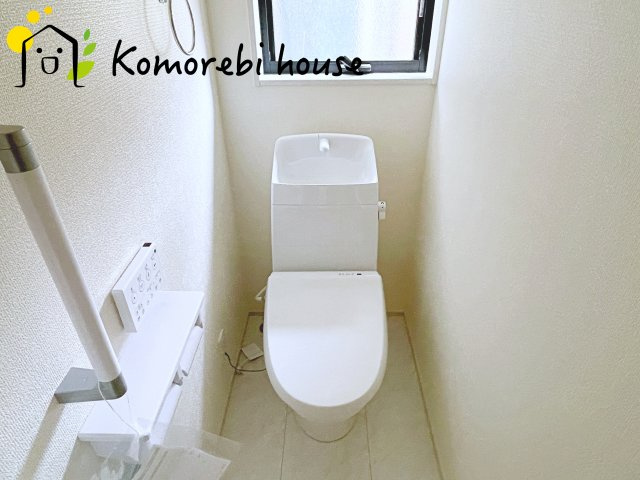 西区西新井　新築一戸建て　リーブルガーデン　01のトイレ|トイレもきれいです