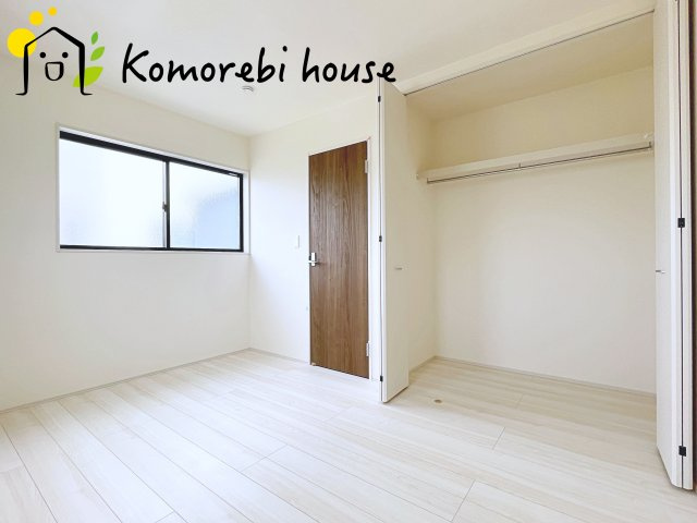 西区西新井　新築一戸建て　リーブルガーデン　01の寝室|落ち着いた色調の寝室です