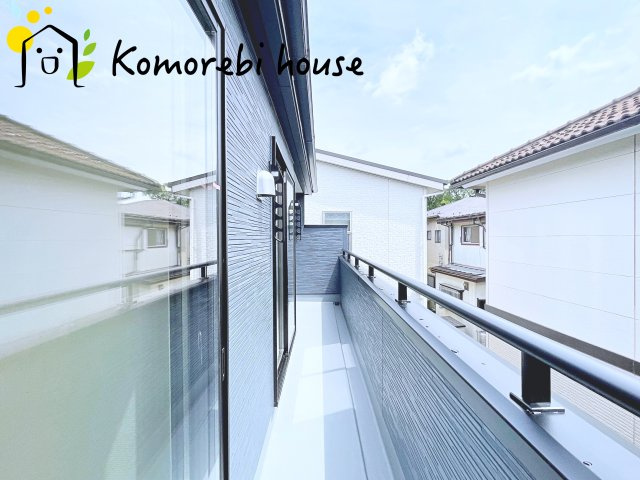 西区西新井　新築一戸建て　リーブルガーデン　01のバルコニー|暖かな日差しのふりそそぐバルコニー