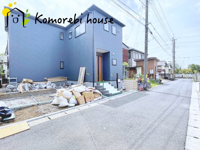 西区西新井　新築一戸建て　リーブルガーデン　01の前面道路含む現地写真|前面道路含む現地写真です