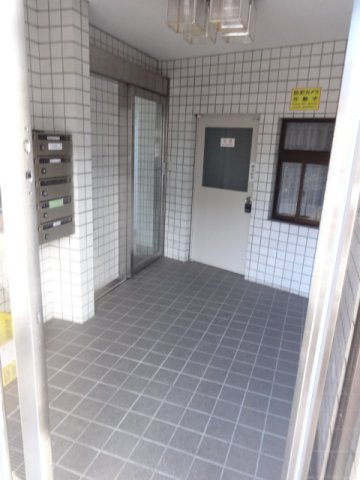 錦町ハイツのエントランス