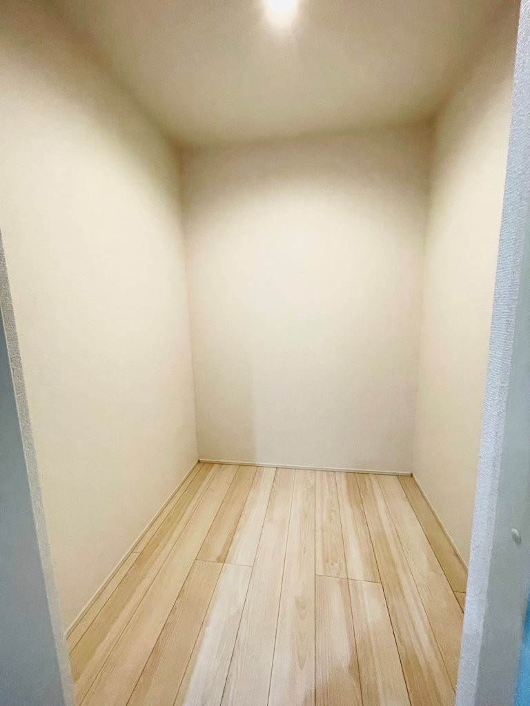 岡崎市細川町２期　新築分譲住宅　全2棟　2号棟の収納|キッチンパントリーには非常時用の食品や、買い置き、消耗品などの収納に便利です♪