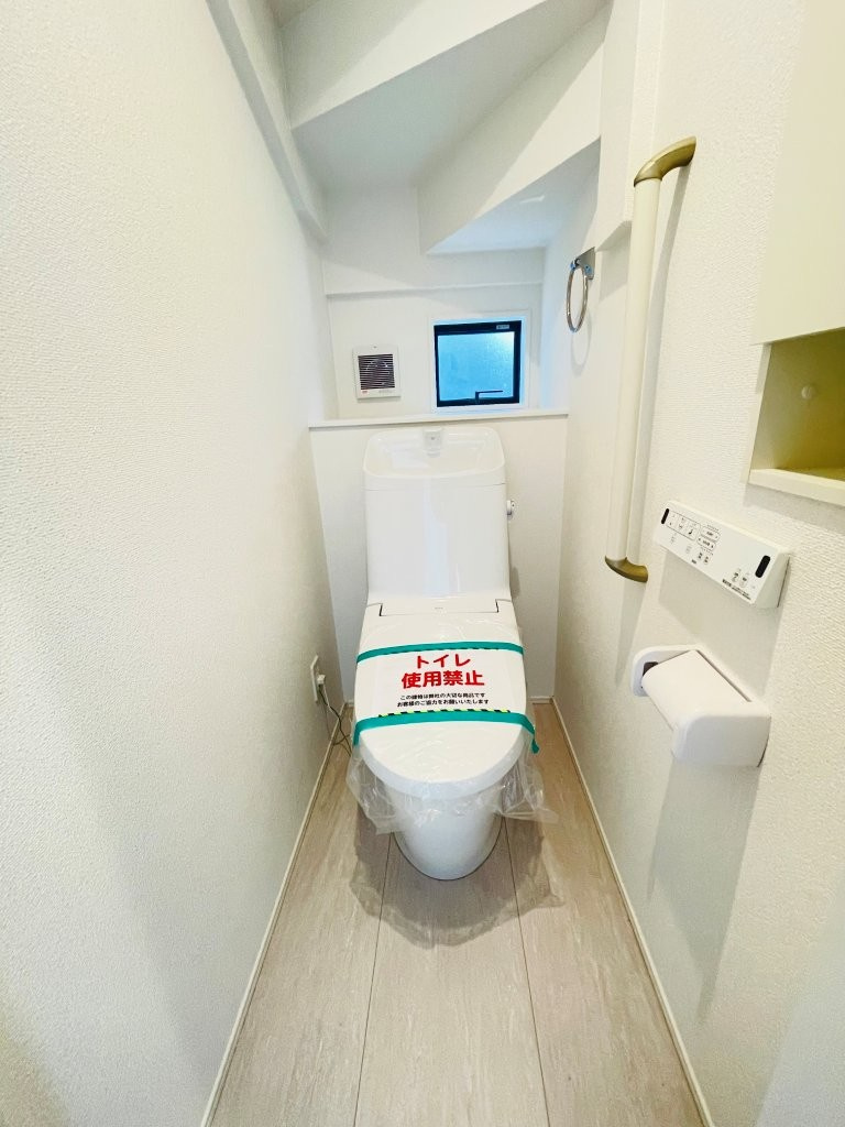 岡崎市細川町２期　新築分譲住宅　全2棟　2号棟のトイレ|1階、2階とも温水洗浄機能付きトイレです。