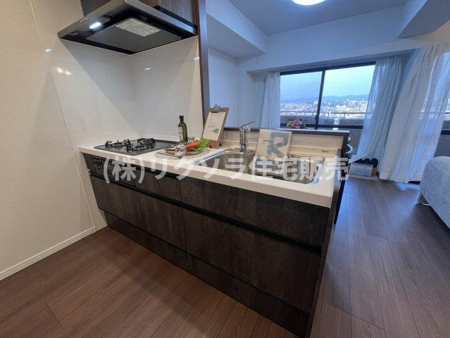 ロイヤルシャトーねやがわオークビルのキッチン|カウンターキッチン
■物件内覧・資金計画相談・住宅ローン相談、リフォーム相談、お問合せ受付中■
※当日・翌日のご内覧、ご相談はお電話でのお問合せがスムーズです！