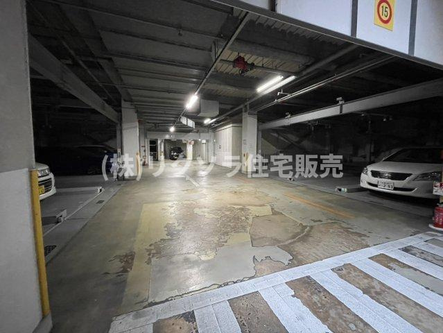 ロイヤルシャトーねやがわオークビルの駐車場|地下駐輪場
■物件内覧・資金計画相談・住宅ローン相談、リフォーム相談、お問合せ受付中■
※当日・翌日のご内覧、ご相談はお電話でのお問合せがスムーズです！