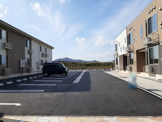 ドリーマーズ　Ｂの駐車場