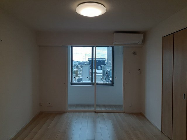 ドリーマーズ　Ｂの居間・リビング