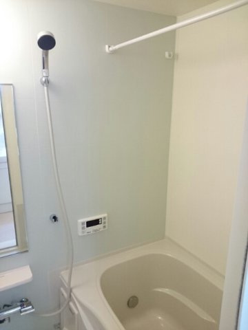 パーシモン　Ｃの浴室