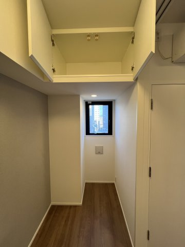 個人の部屋や寝室として使える洋室です