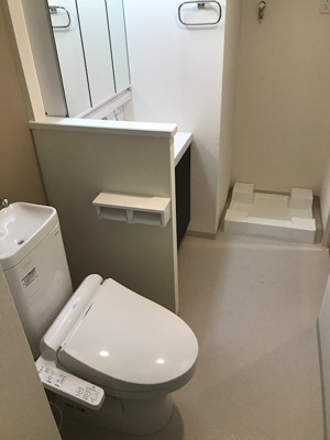 【設備】 | AKASHI ENTERPRISE | 洗濯機置き場です