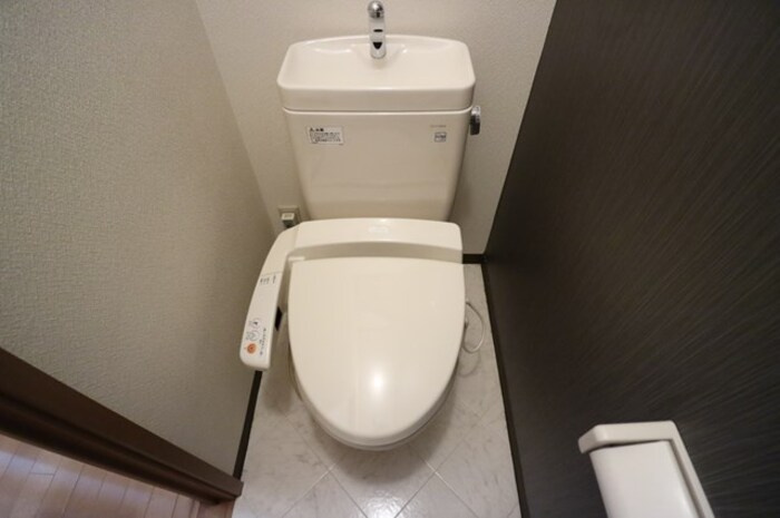 ウォシュレット付きのトイレです♪