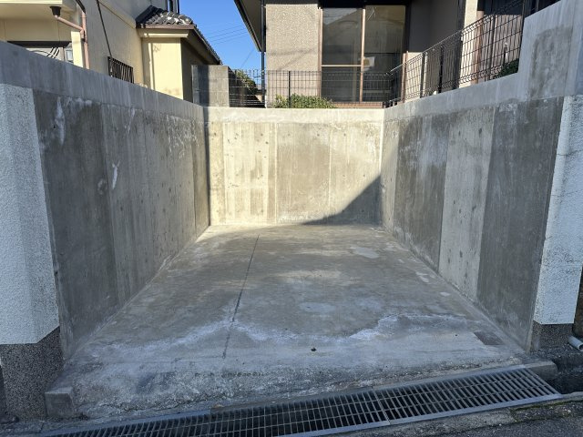 明石市松が丘3丁目戸建の駐車場