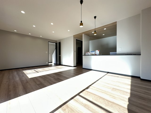 明石市松が丘3丁目戸建の居間・リビング