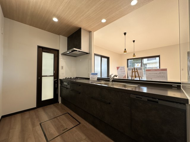 明石市松が丘3丁目戸建のキッチン