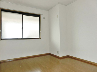 【洋室】 | プレミールⅡ | 洋室5.8帖☆玄関側にあるお部屋です♪子供部屋や書斎・寝室など多用途に使えそう♪