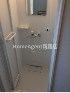 【シャワールーム】