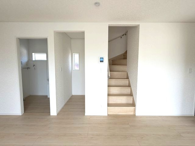 クレイドルガーデン前橋市北代田町第10 　9号棟 のその他共用部分|人気のリビング階段設計です。
自然と家族と顔を合わせる機会が増えますよ♪