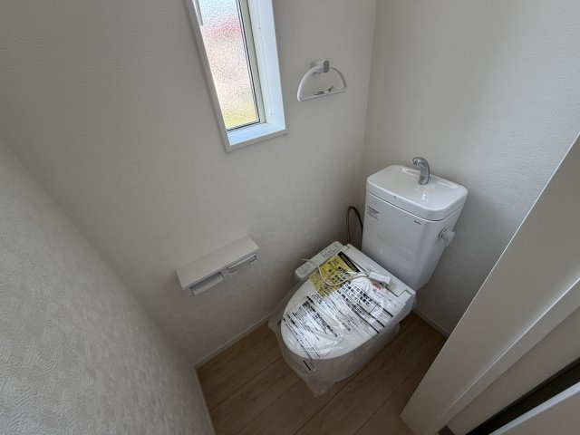 クレイドルガーデン前橋市北代田町第10 　9号棟 のトイレ|2階トイレです