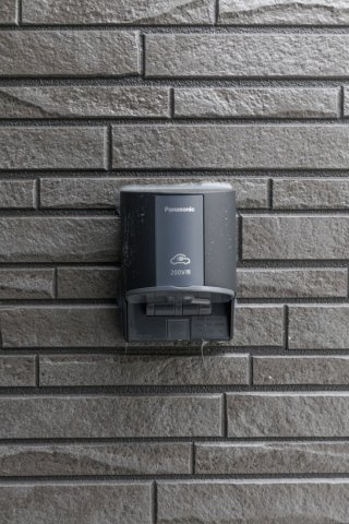 【設備】 | ライフフィールド岸城町　13号地 | 【EVコンセント】電気自動車用コンセント付き！これからの時代を見据えた設備を柔軟に取り入れています。