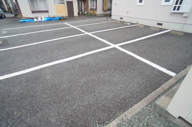 アミスターⅠの駐車場