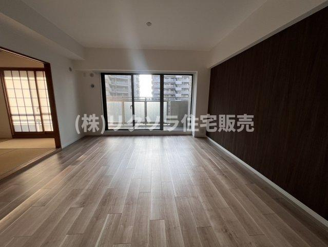 オークヒルズ香里弐番館の居間・リビング|LDK　16.1帖
■物件内覧・資金計画相談・住宅ローン相談、リフォーム相談、お問合せ受付中■
※当日・翌日のご内覧、ご相談はお電話でのお問合せがスムーズです！