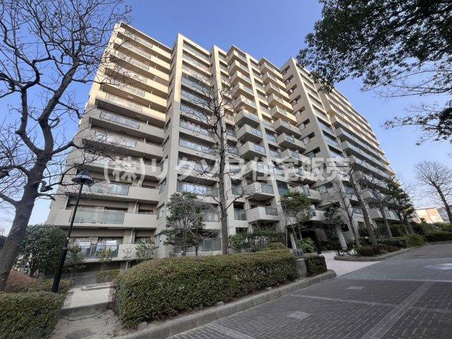 オークヒルズ香里弐番館の外観|新しい生活にいかがでしょうか？外観はお住まいの顔になります。こだわりたいポイントですね。水回りリフォームやリノベーションも承ってます。
■現地見学・資金計画相談・住宅ローン相談もお問合せ受付中■