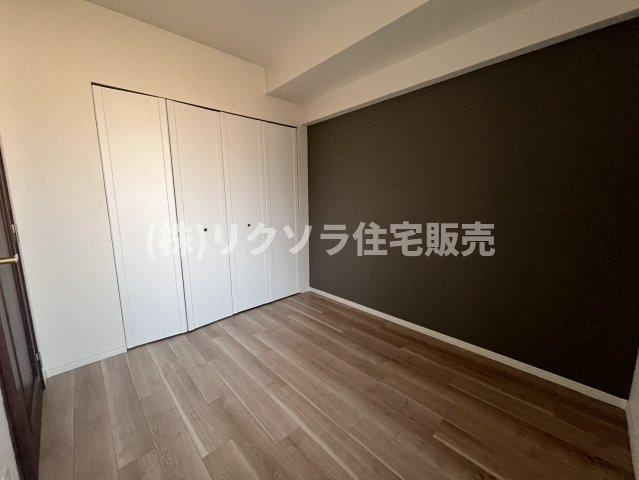 オークヒルズ香里弐番館の洋室|洋室　4.7帖
■物件内覧・資金計画相談・住宅ローン相談、リフォーム相談、お問合せ受付中■
※当日・翌日のご内覧、ご相談はお電話でのお問合せがスムーズです！