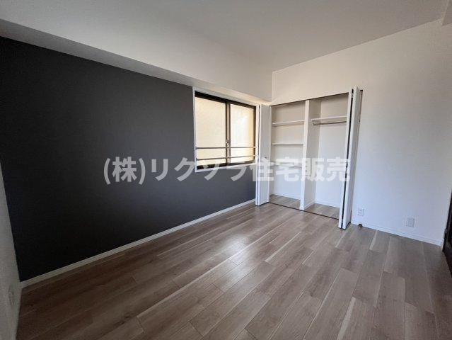 オークヒルズ香里弐番館の寝室|洋室　5.9帖
■物件内覧・資金計画相談・住宅ローン相談、リフォーム相談、お問合せ受付中■
※当日・翌日のご内覧、ご相談はお電話でのお問合せがスムーズです！