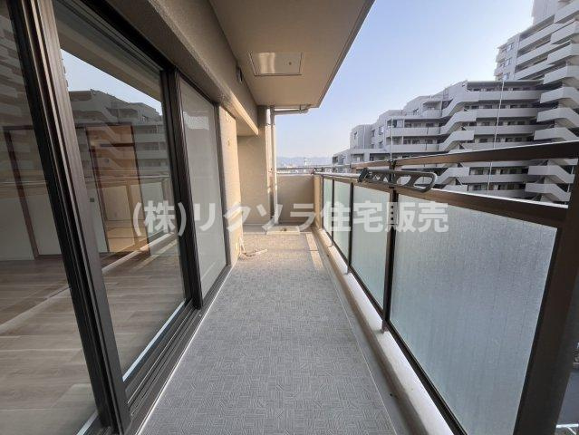 オークヒルズ香里弐番館のバルコニー|■物件内覧・資金計画相談・住宅ローン相談、リフォーム相談、お問合せ受付中■
※当日・翌日のご内覧、ご相談はお電話でのお問合せがスムーズです！